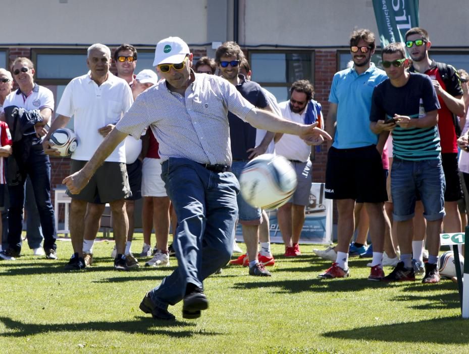 Primer campeonato de "futgolf" en Asturias.