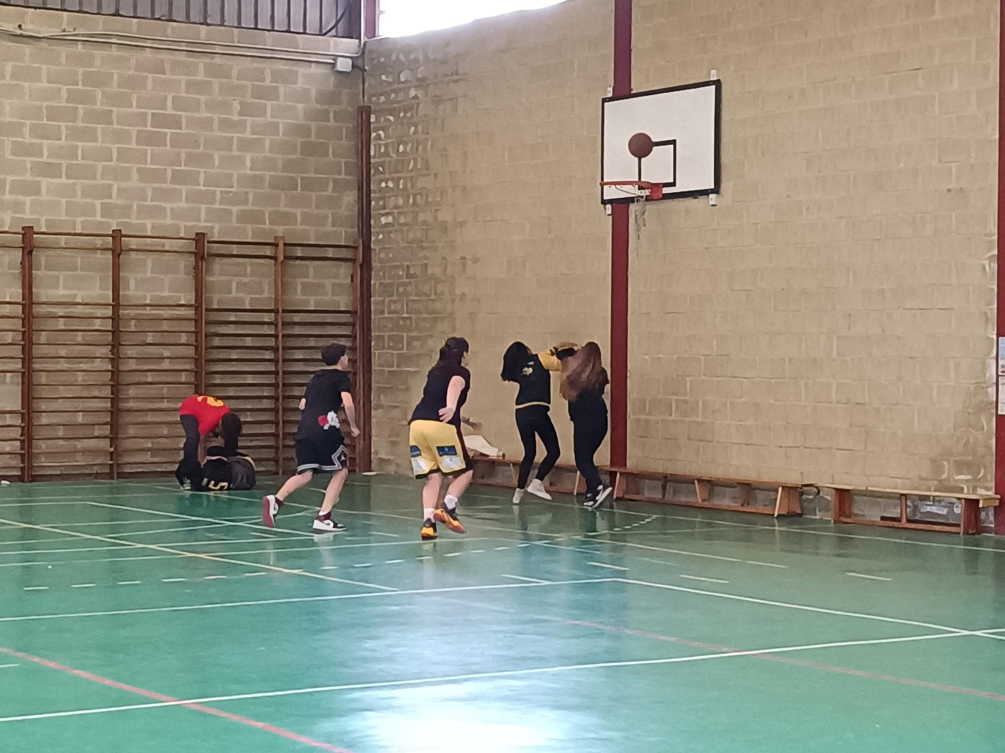 El Siero Baloncesto celebra el final de la temporada