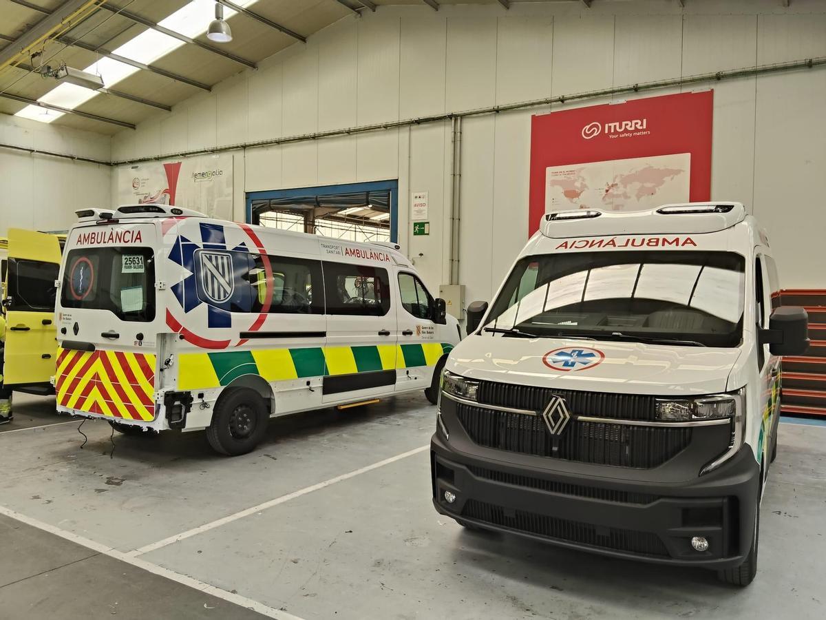 Imagen de archivo de las nuevas ambulancias de transporte sanitario programado que llegaron a Baleares en septiembre.
