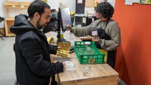 Espanya ja negocia amb els súpers la devolució d’envasos el 2026