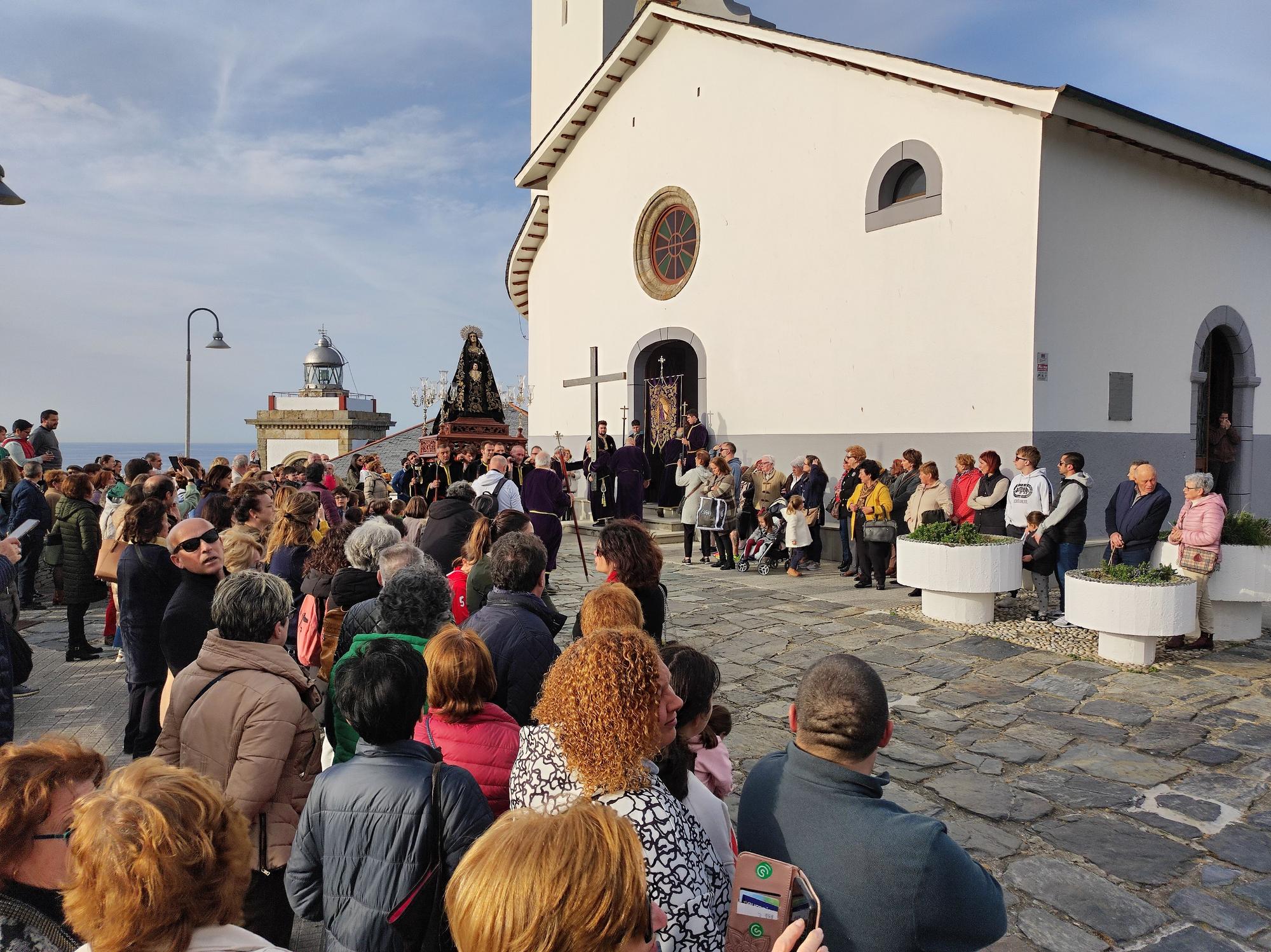 Así fue la procesión de bajada que abre la Semana Santa de Luarca