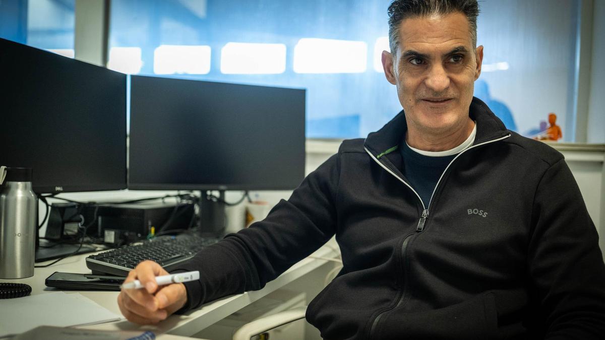 Ginés León, el pasado viernes en su despacho de la sede de Titsa en Cuevas Blancas