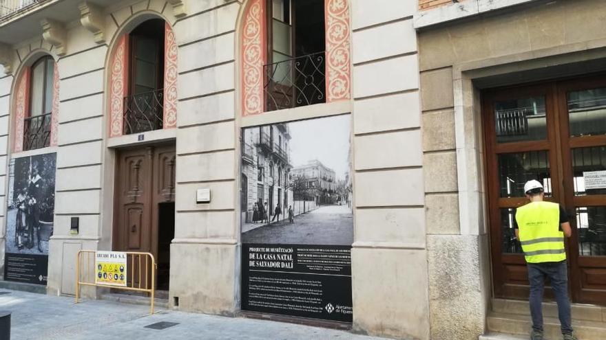 La façana de la casa on nasqué Salvador Dalí.