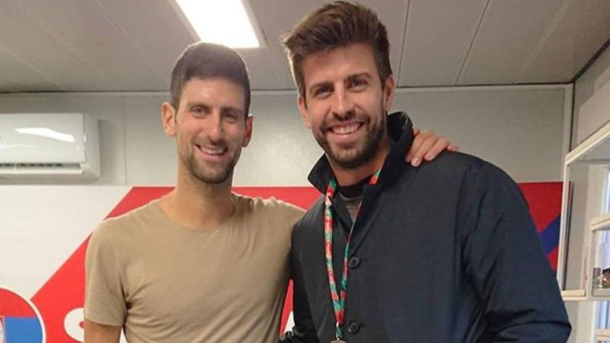 Djokovic charló con Piqué a su llegada