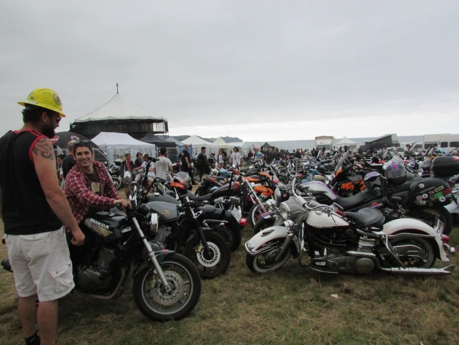 Motorbeach Fest en la playa de La Espasa