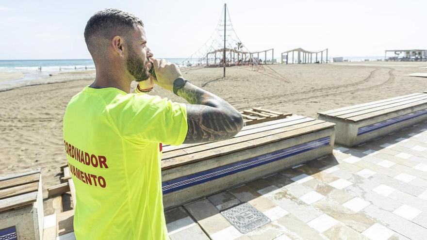 Alicante estudia ampliar un mes y medio más el servicio de socorrismo en las playas por el cambio climático