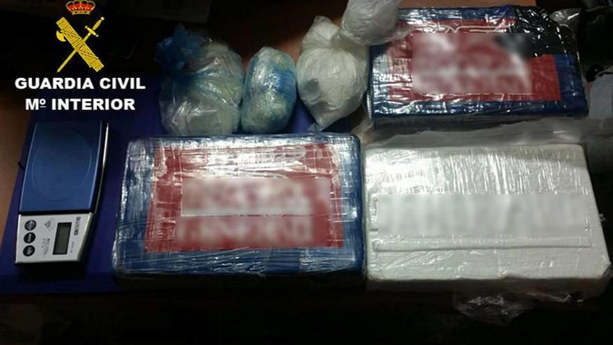 Varios paquetes de cocaína intervenidos por la Guardia Civil el pasado viernes.