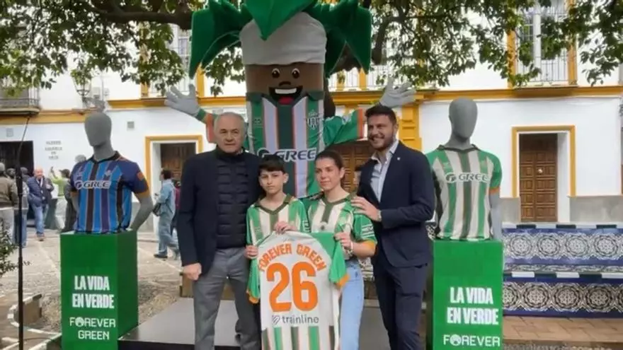 El Betis presenta una camiseta pionera fabricada con naranjas