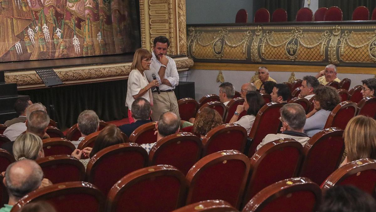 Reunión de Ruz y Rodil con funcionarios, en imagen de archivo