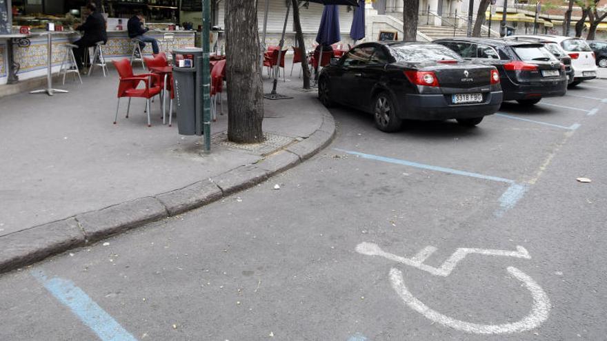 Aparcamiento de minusválidos en la ciudad de Valencia