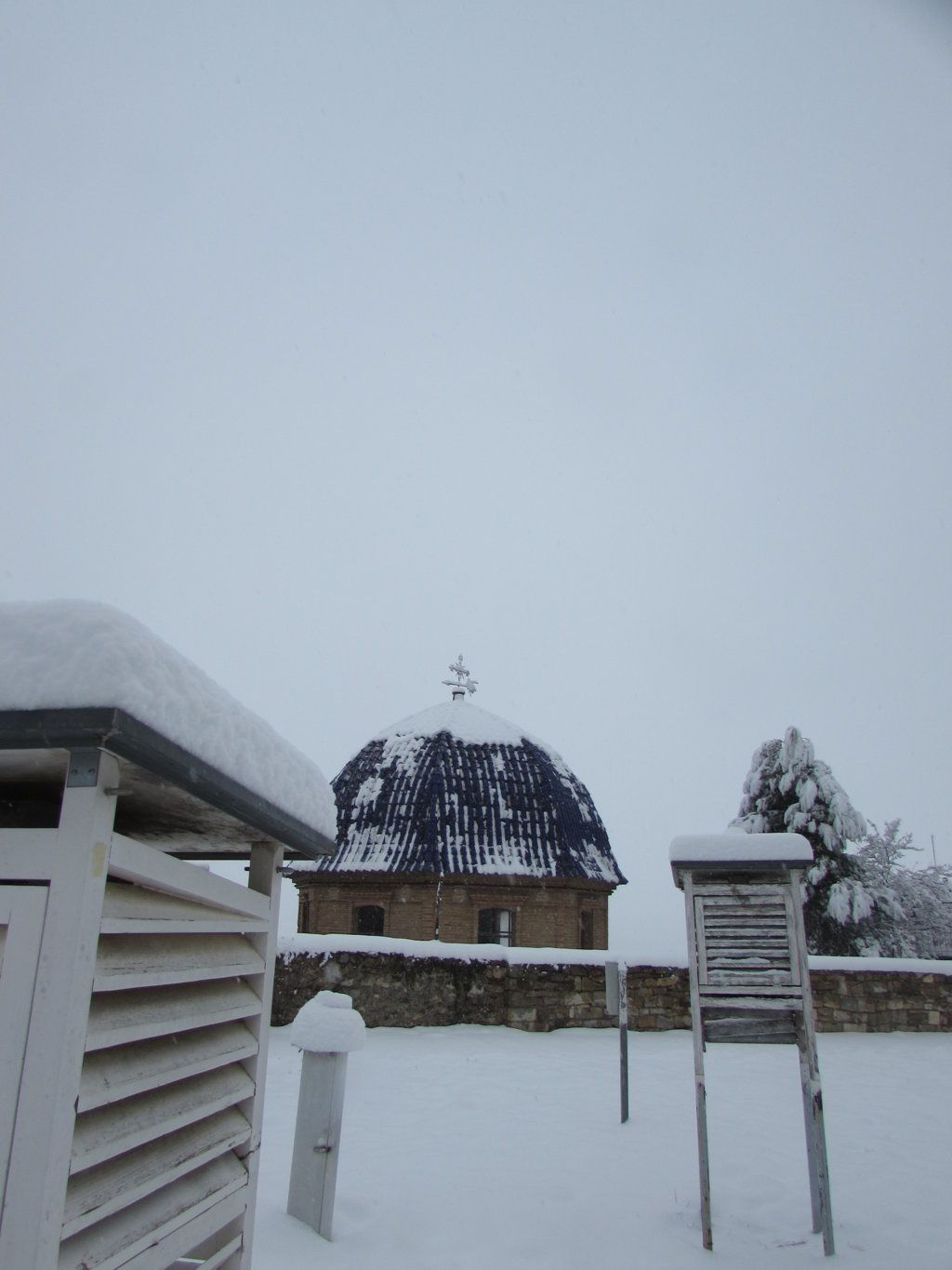 La nieve cubre Morella de blanco