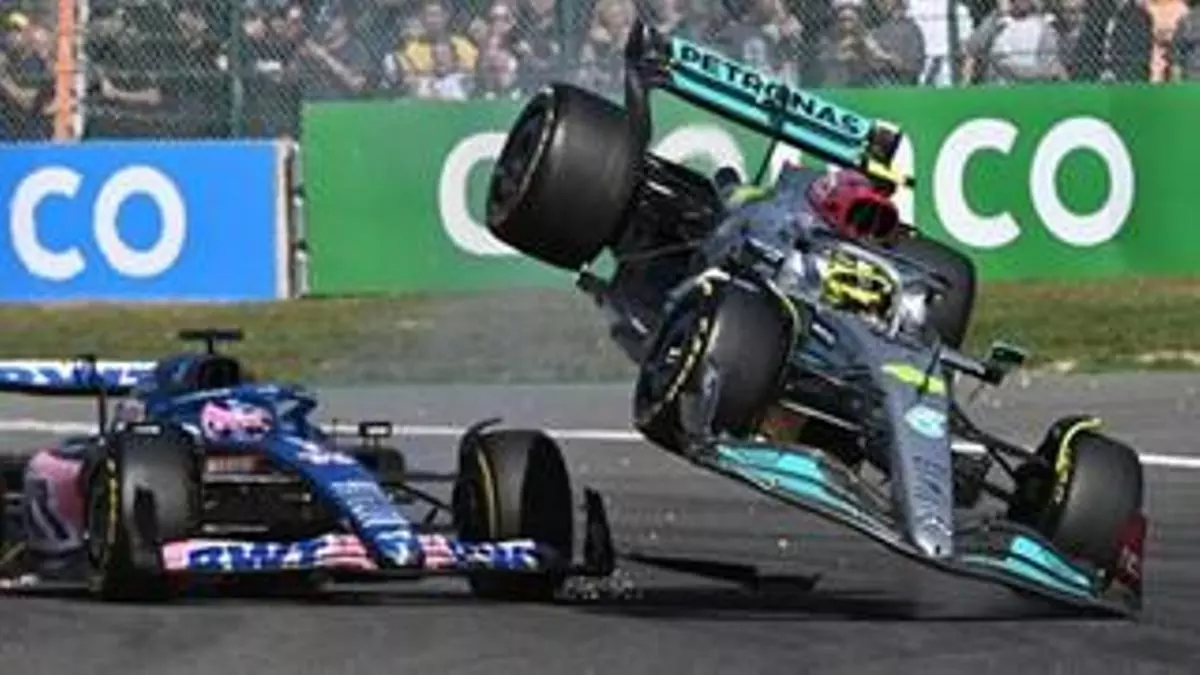 Hamilton contesta a Alonso tras el toque y la rajada del español en Spa