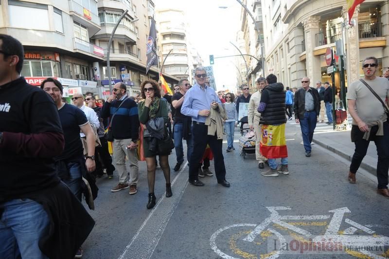 Miles de policías claman en Murcia para exigir "equiparación real" de sus salarios