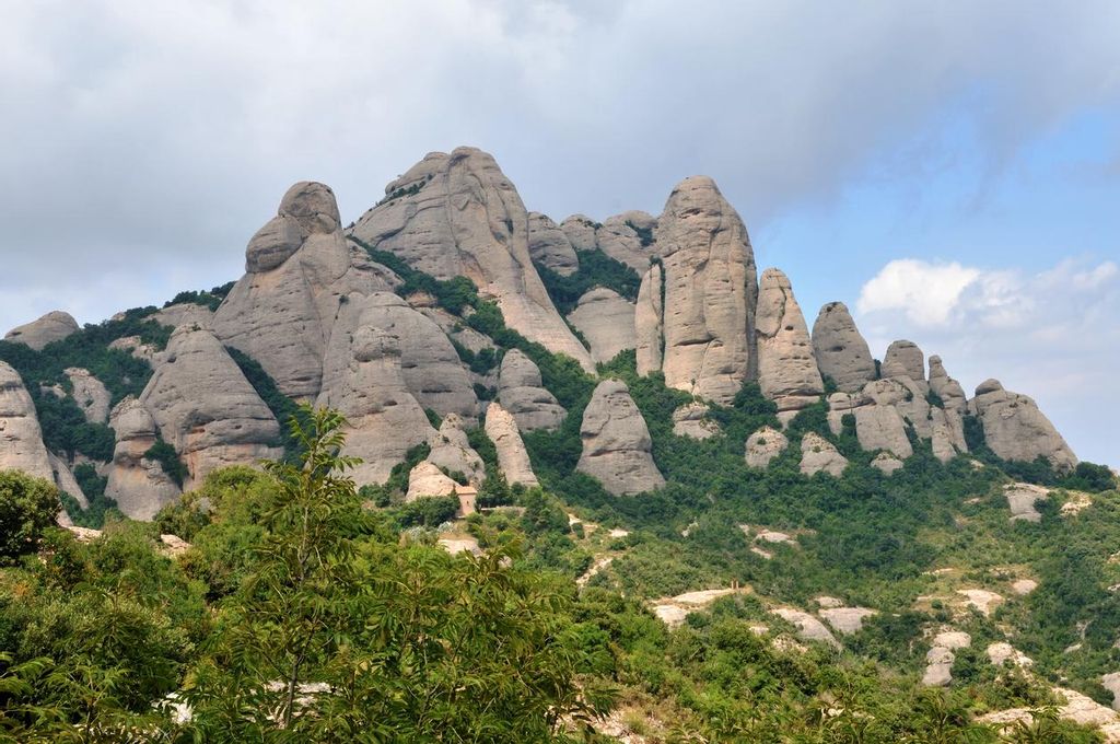 Las agujas de Montserrat y sus curiosas formas.