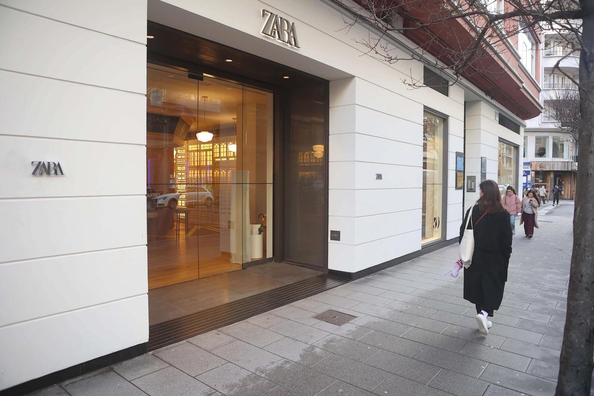 Zara cierra su emblemática tienda de Juan Flórez