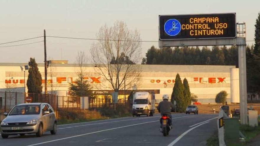 Vehículos circulando durante una campaña de control. // Carlos Pardellas