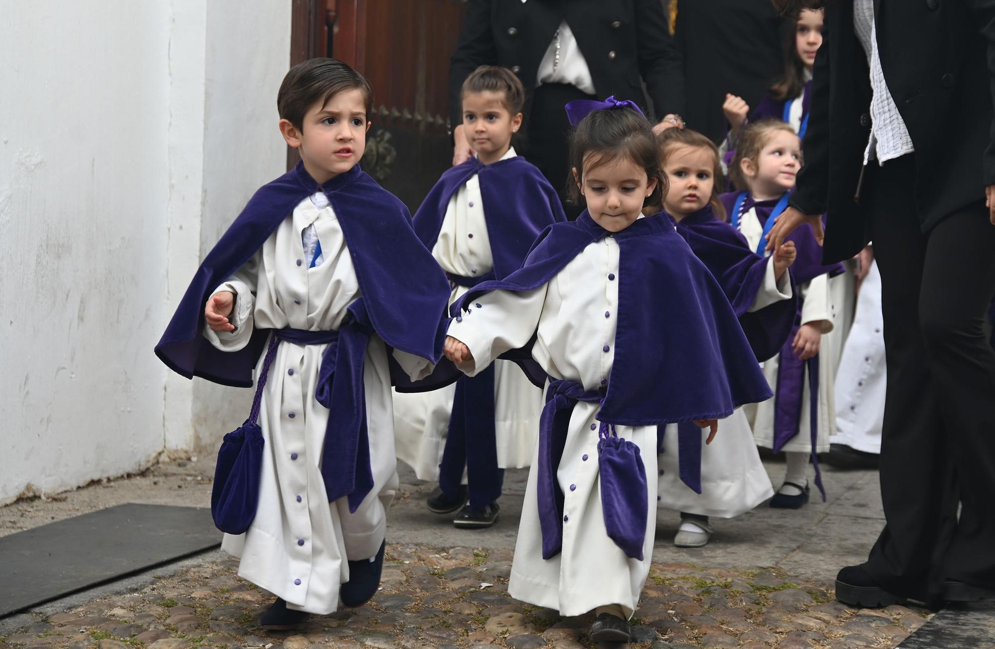 La Plaza de Capuchinos da salida a la Hermandad de la Sangre