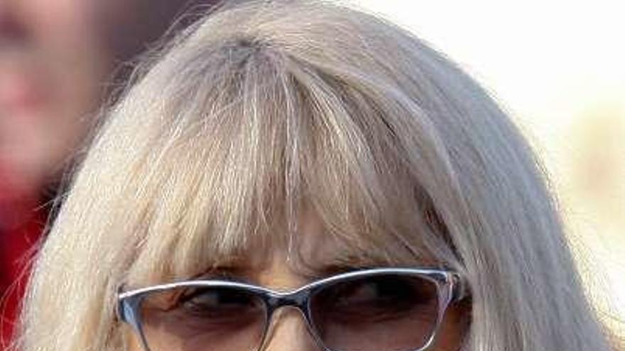 Mireille Darc.