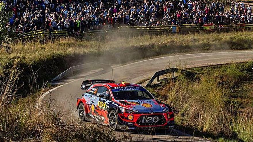 Neuville agafa el comandament