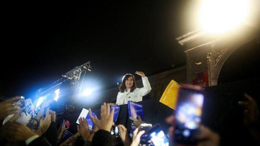 Cristina Fernández presenta su libro biográfico en un evento multitudinario