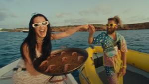 Fotograma del videoclip Lifetimes de Katy Perry.
