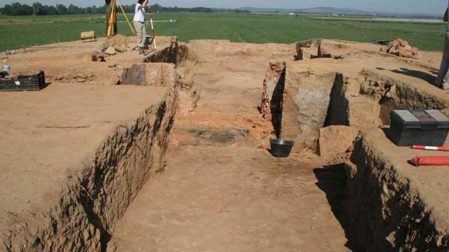 Las excavaciones del yacimiento tartésico del Turuñuelo en Guareña pueden prolongarse cuatro años