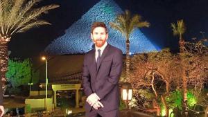 Leo Messi posa en El Cairo.