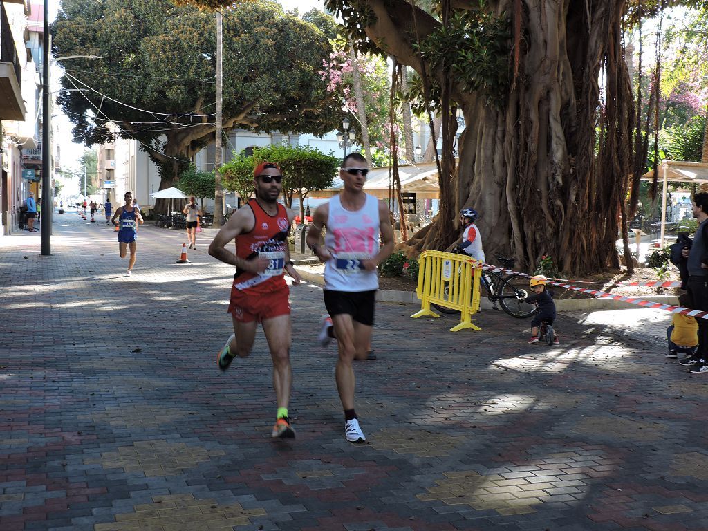 Estos todas las imágenes de la Media Maratón de Águilas