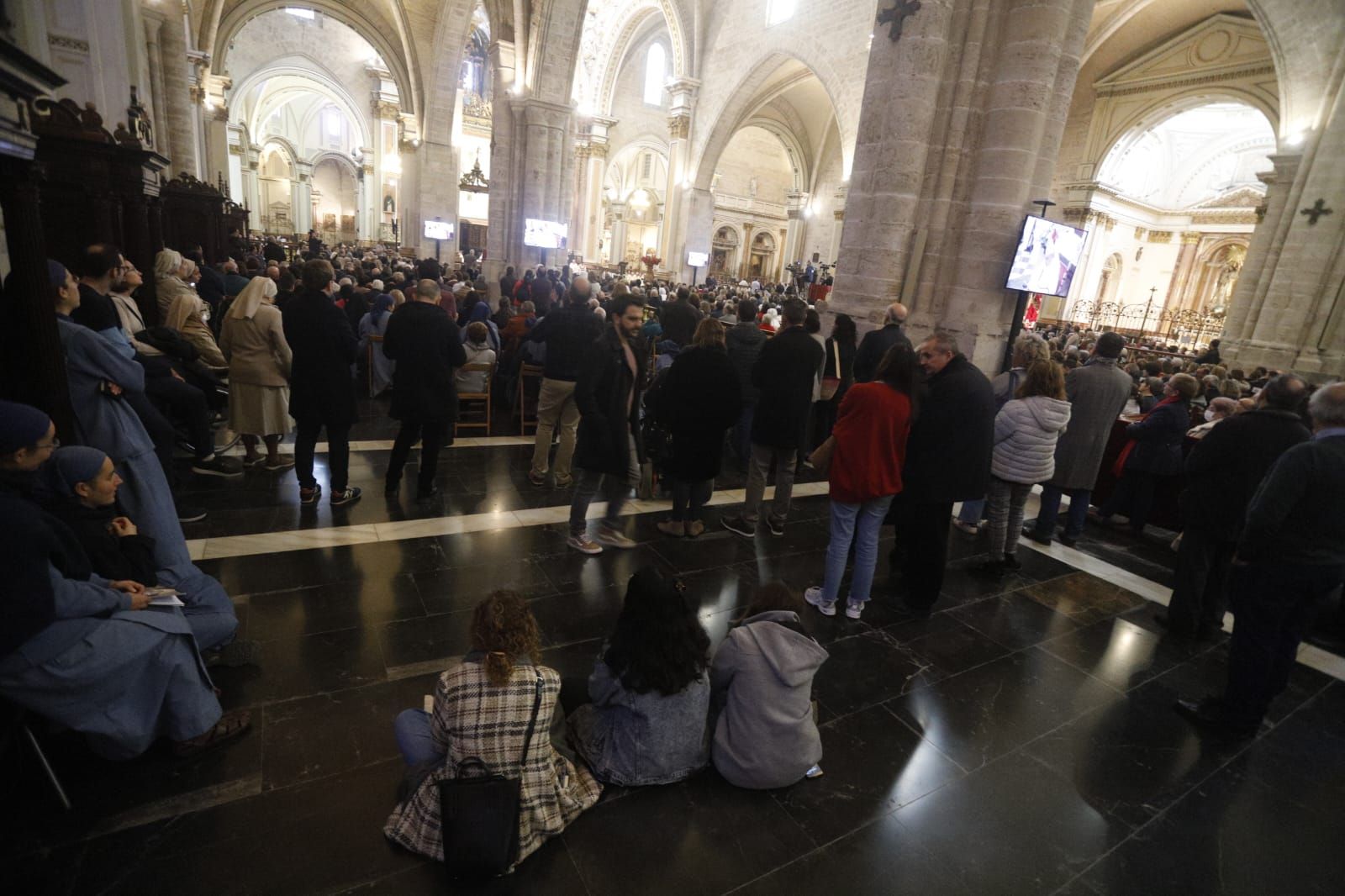 El nuevo arzobispo de València toma posesión en la catedral