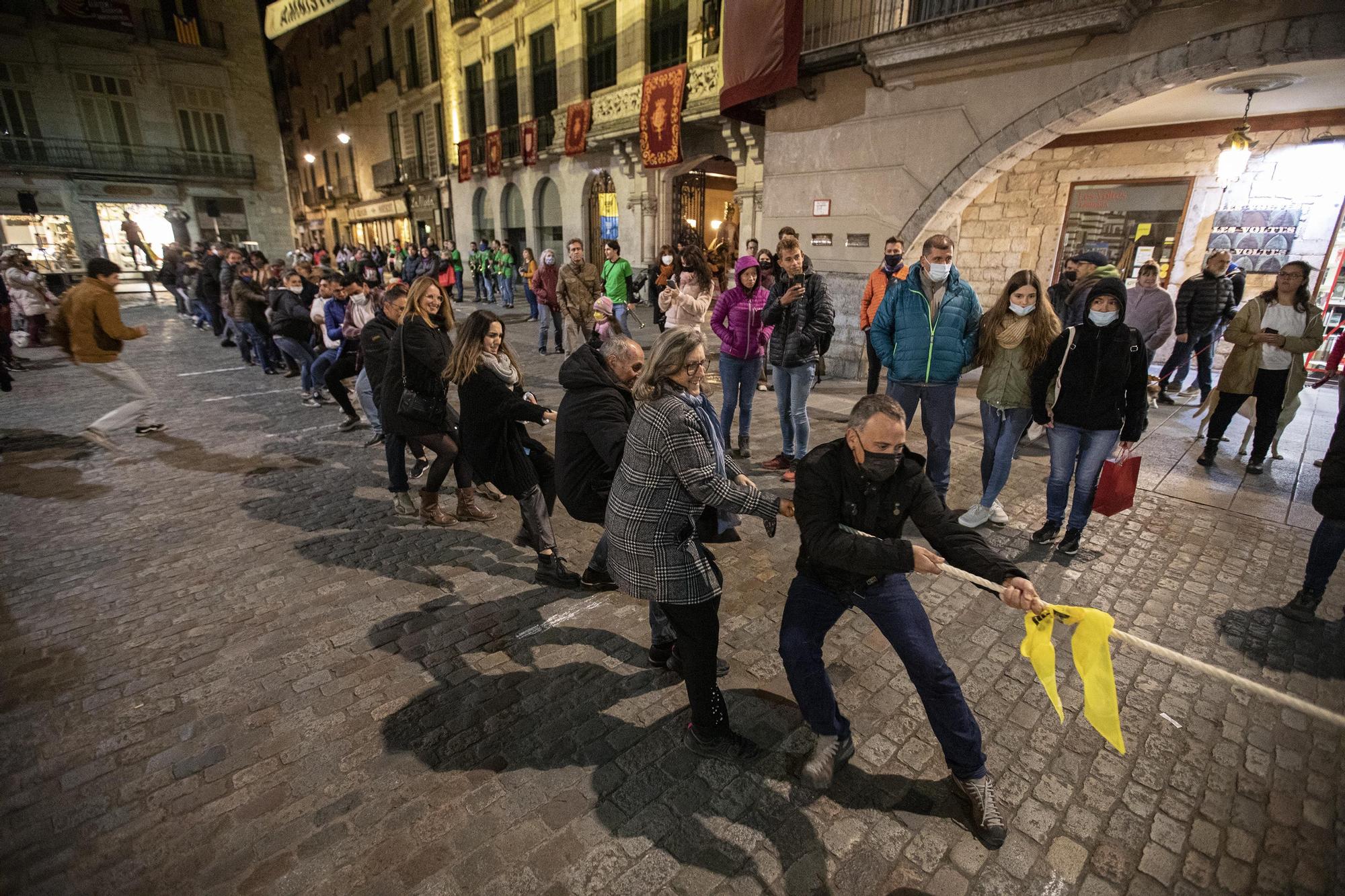 Estirada de corda a la plaça del Vi