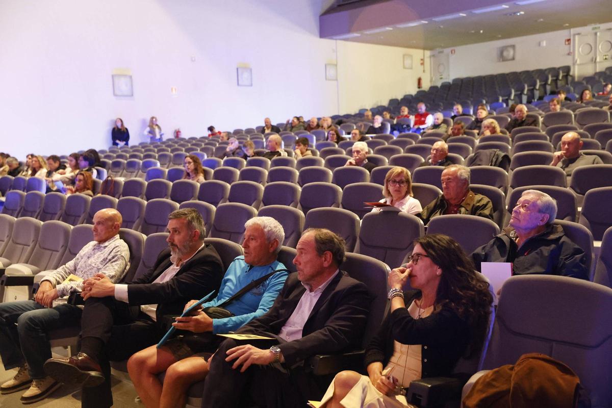 La asamblea del Grupo Covadonga, en imágenes