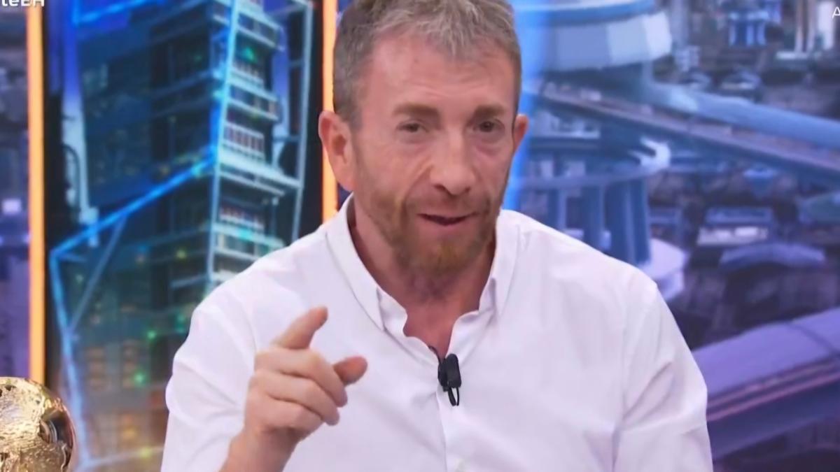 Pablo Motos rectifica en directo en ‘El Hormiguero’ tras un ataque por error a RTVE: «Perdón, era la FIFA»
