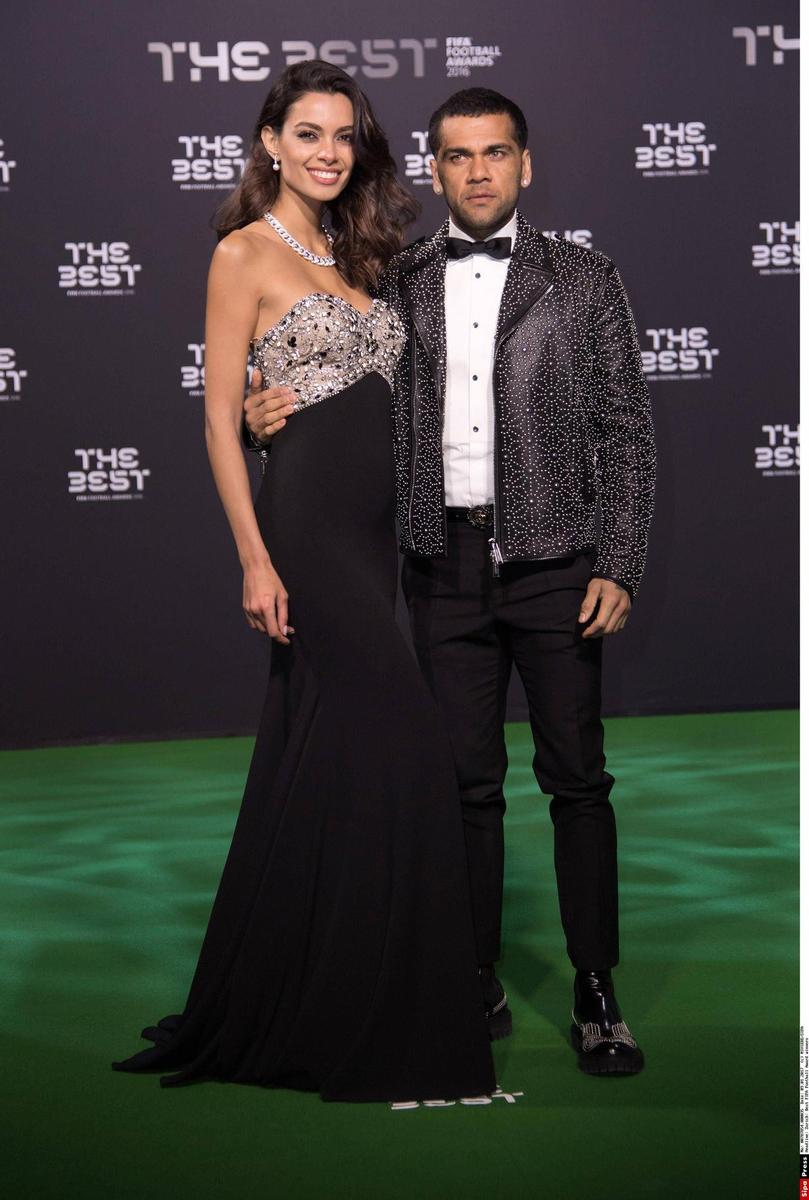 Dani Alves y Joana Sanz en los premios 'The Best'