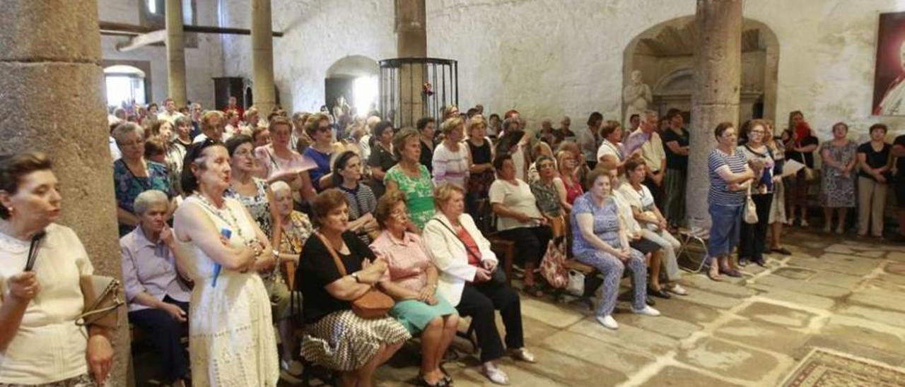 Misa realizada en la capilla ayer a las 19 horas. // Jesús Regal