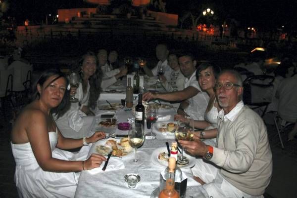 Fotogalería de la cuarta Cena en Blanco de Zaragoza