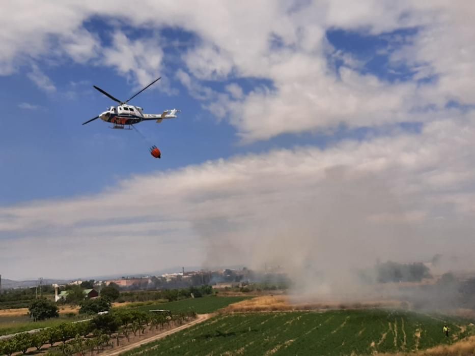 Un incendio en Aldaia es visible a varios kilómetros