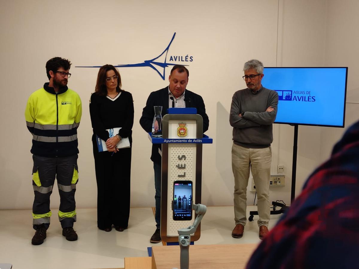 Por la izquierda, Guillermo Noriega, Carmen Álvarez, Pelayo García y Jesús Ruiz, hace unos minutos durante la rueda de prensa.