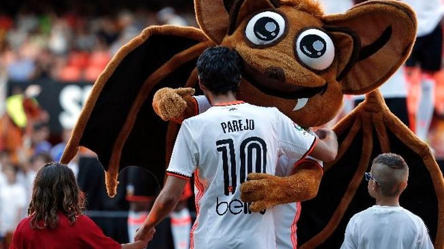 Parejo, ayer, en la presentación del Valencia.