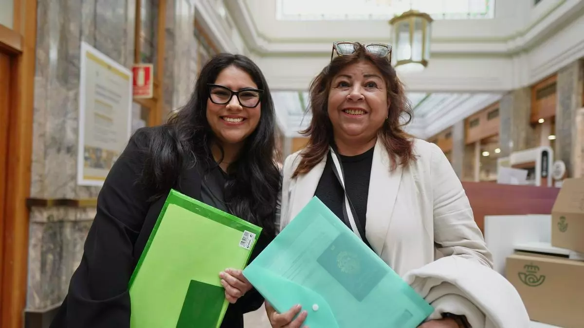 Hablan los inmigrantes de A Coruña que regularizan su situación: "Escapamos del peligro y venimos a aportar a la economía del país"