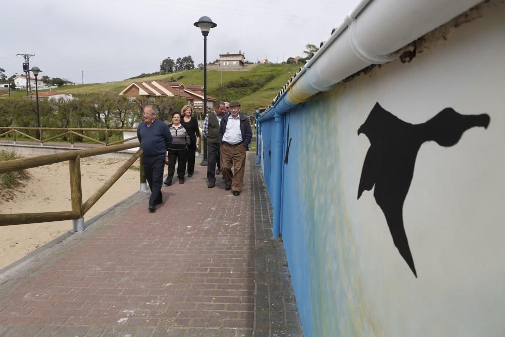 El nuevo mural que decora la fachada marítima de Zeluán.