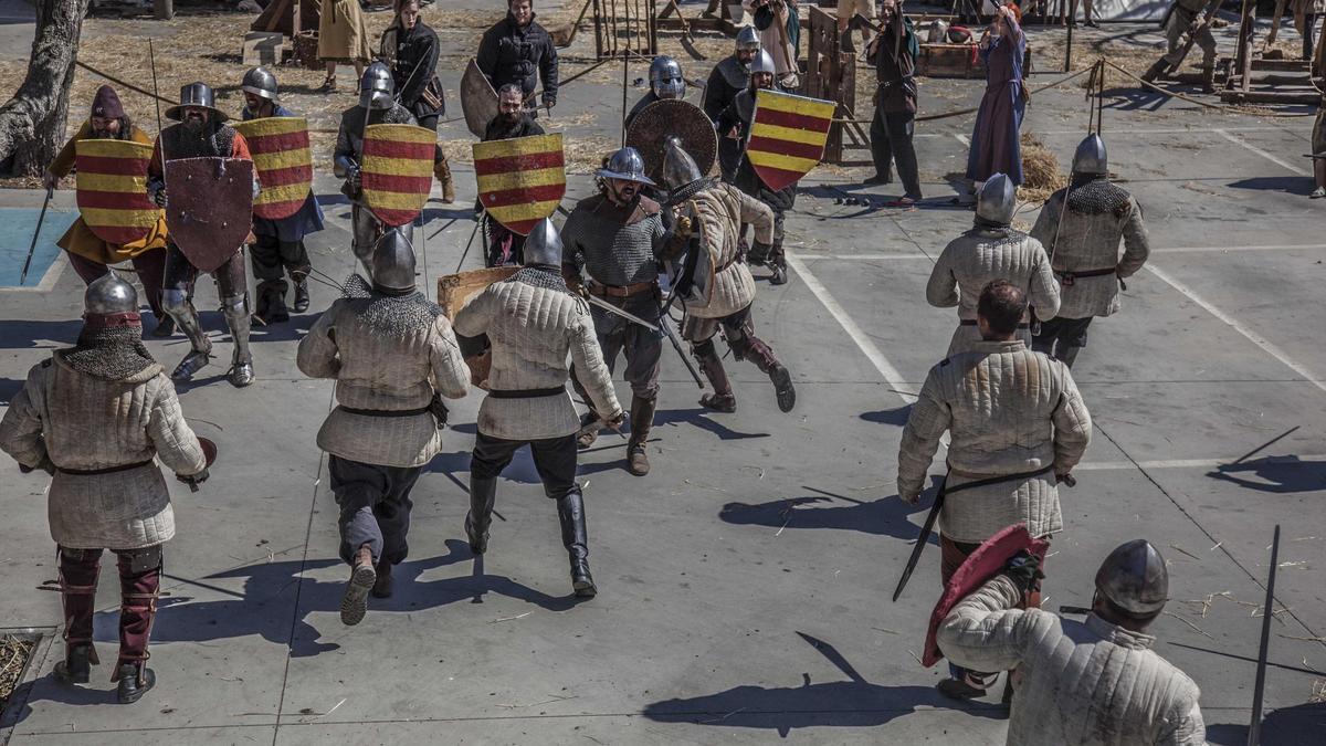 Terra de Trobadors reuneix més de 50.000 persones a Castelló d'Empúries