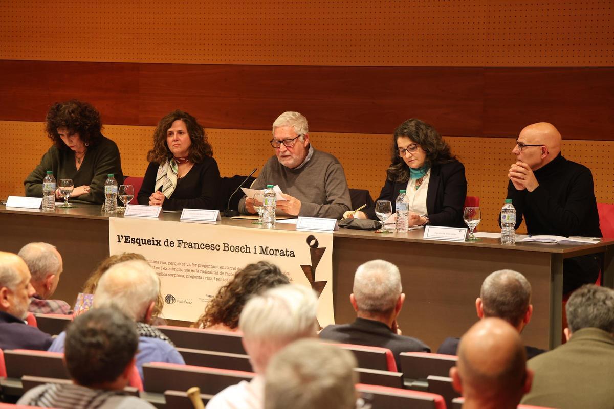 La mesa formada por Manuela Fuentes, Amor Amorós, Gustau Muñoz, Mónica Oltra y Pep Aparicio.