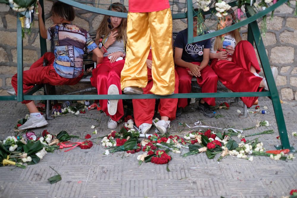 Miles de devotos festeros acompañaron al santo anacoreta en la sobria y tradicional Procesión