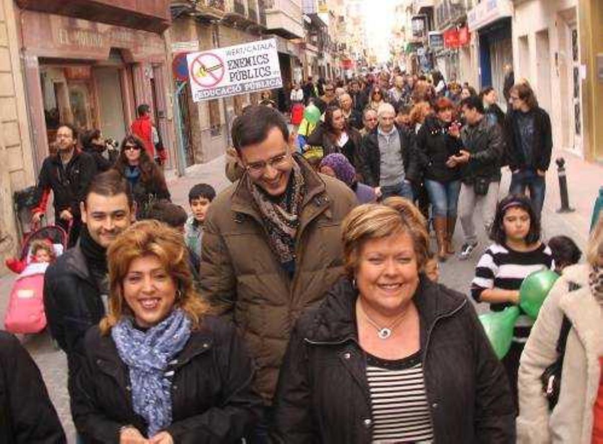 La alcaldesa y concejales de la corporación apoyaron la iniciativa de las AMPAS.