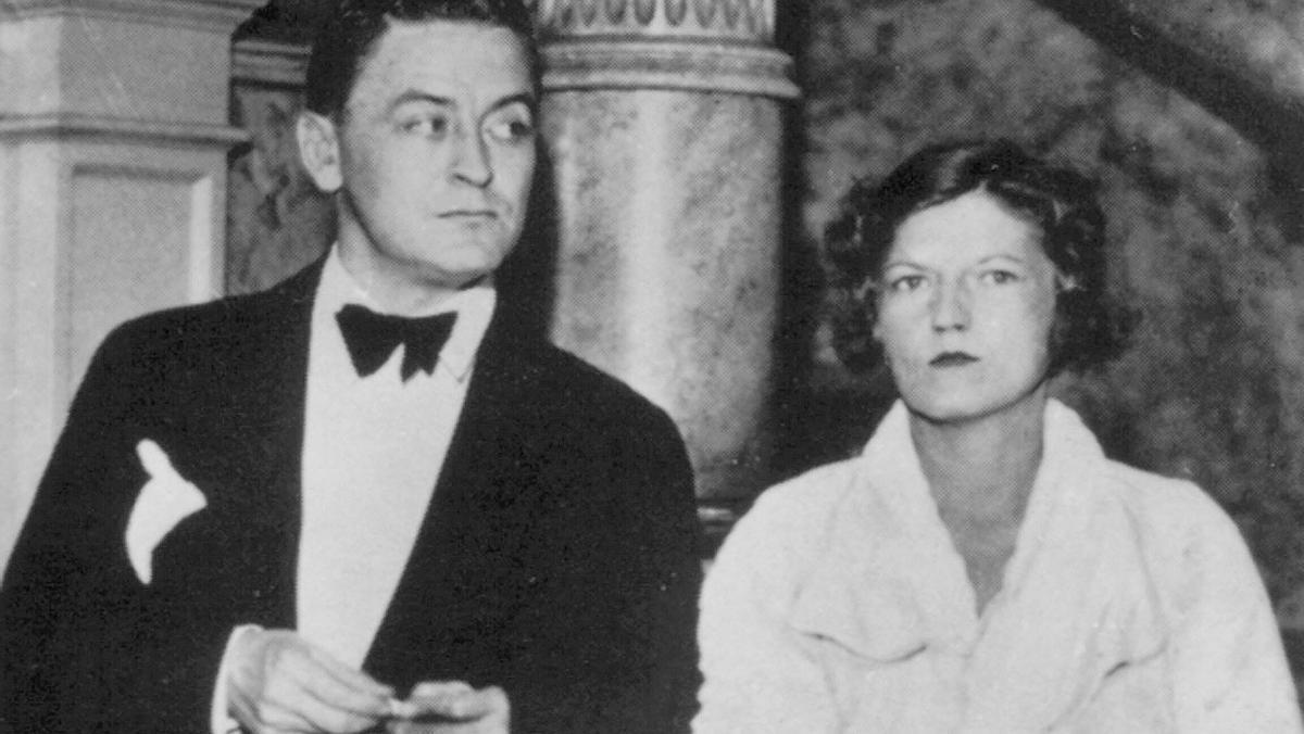 Scott Fitzgerald y Zelda asisten a un espectáculo en Baltimore en 1932