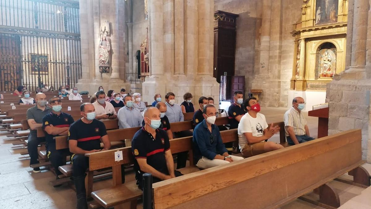 Un momento de la misa por el patrón de los bomberos.