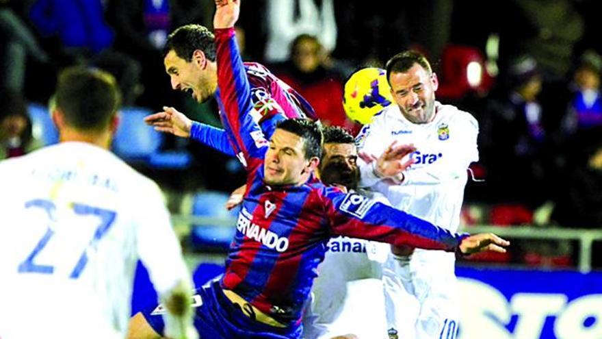 El Eibar gana un duelo igualado ante la UD Las Palmas