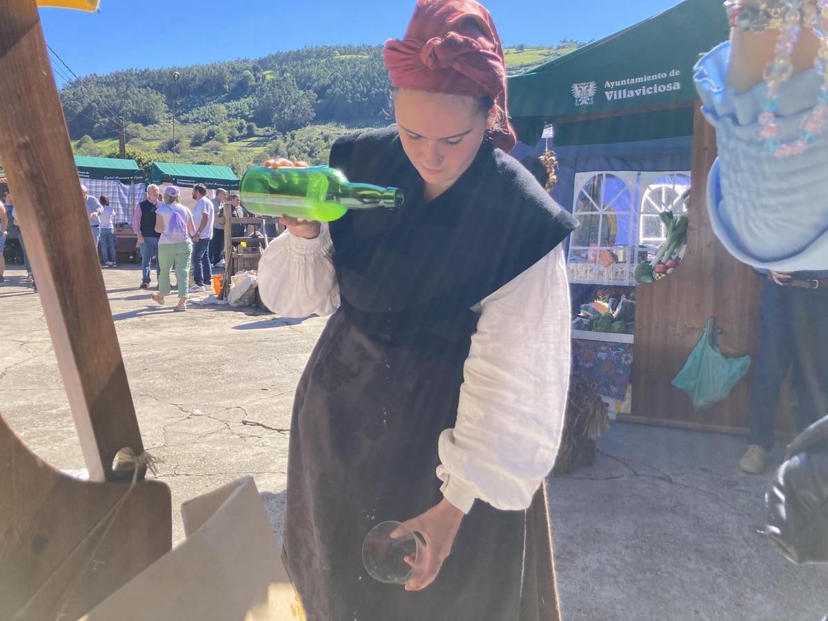 El ambiente "más guapo y asturiano" en la Feria de los Figos de Rozaes: así discurrió la soleada jornada de domingo