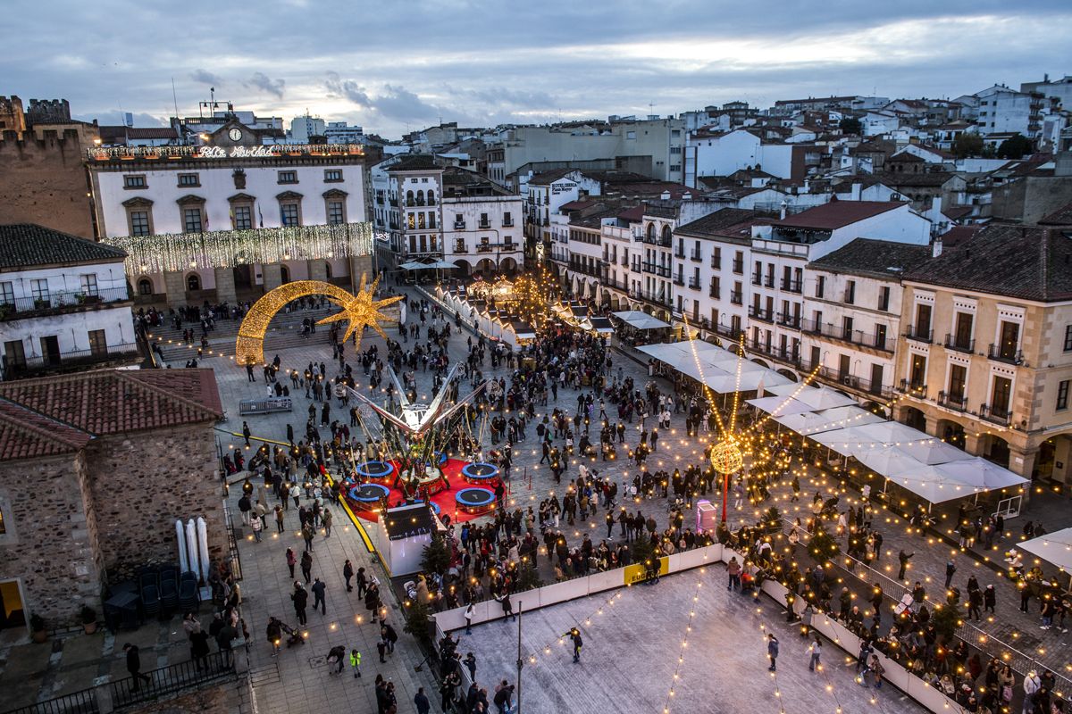 Fotogalería | Cáceres luce en Navidad