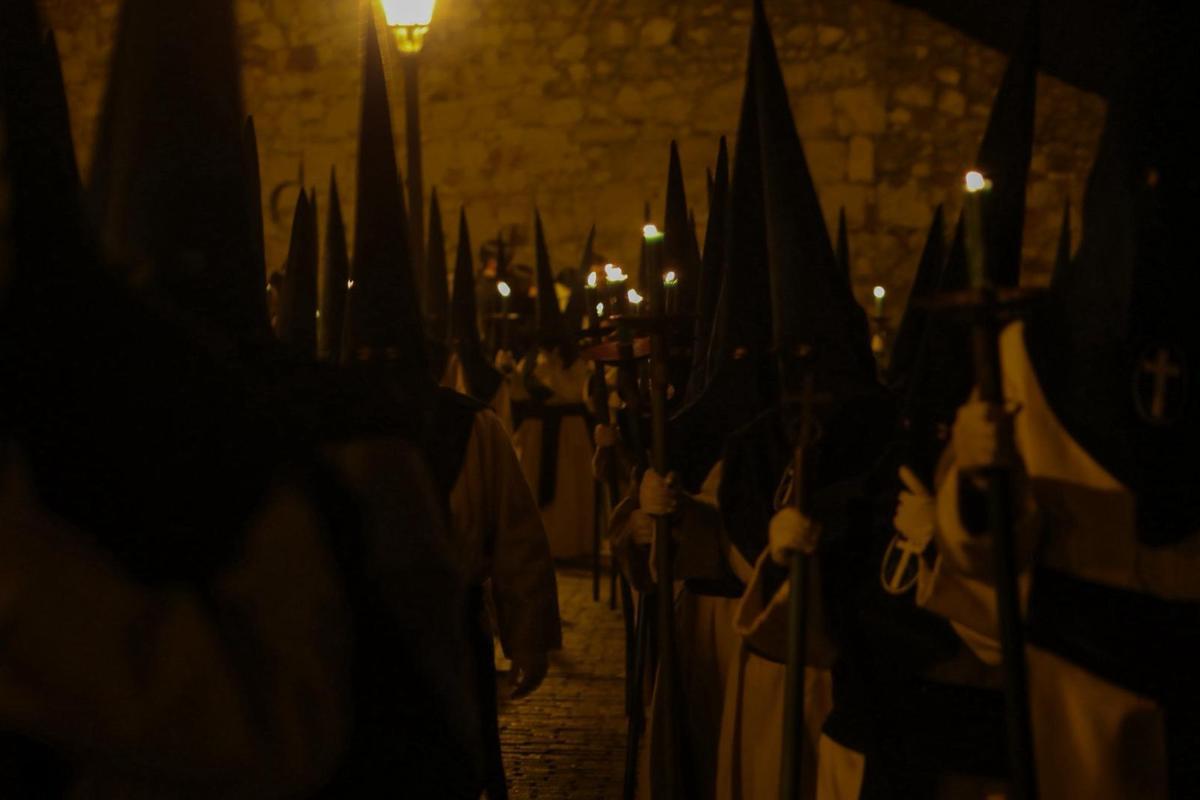 Un silencio sepulcral protagoniza la procesión de las Siete Palabras de Zamora Un silencio sepulcral protagoniza la procesión de las Siete Palabras de Zamora
